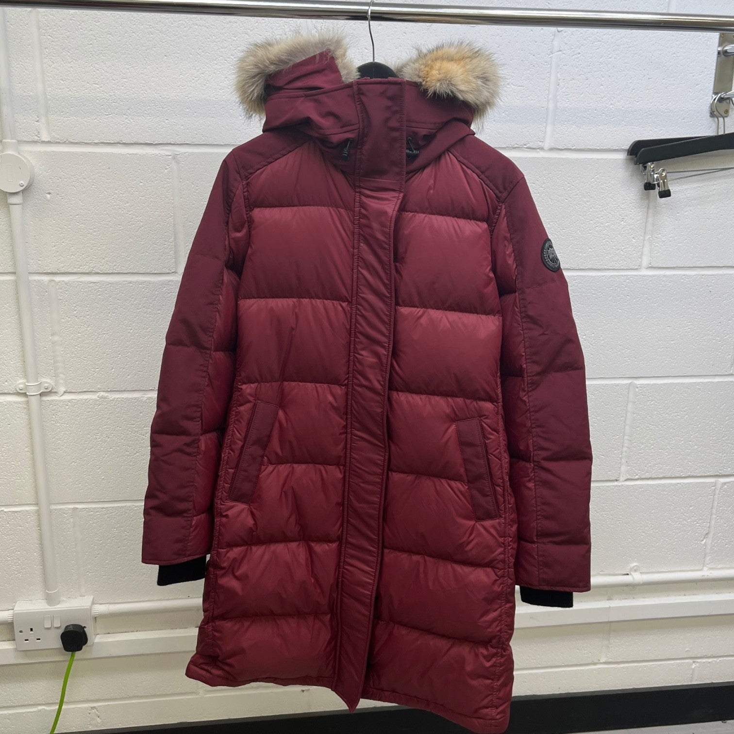 Women's Rowley Parka Down Jacket Burgundy Size L - Photo 10