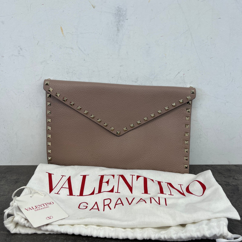 Women's Rockstud Envelope Clutch Nude