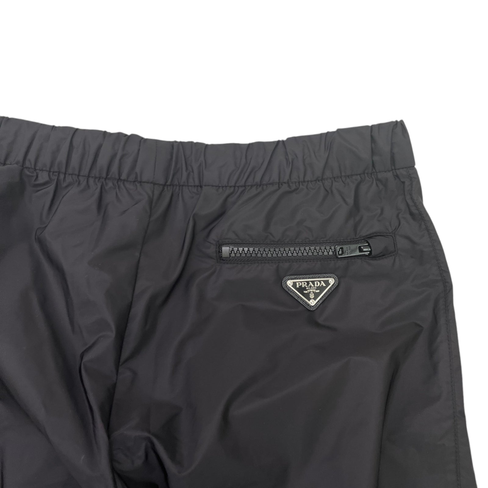 Men's Re-Nylon Plaque Logo Trousers Black Size M / W32 - Photo 6