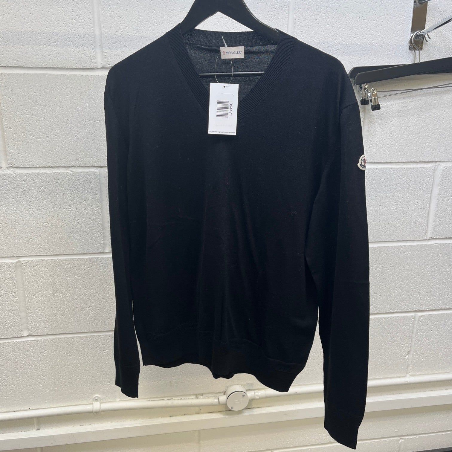 Men's V Neck Sweatshirt Black Size XL - Photo 9