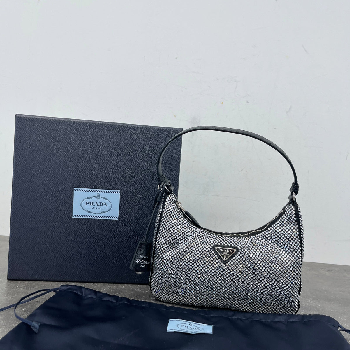 Women's Crystal Embellished Re-Edition 2005 Handbag Black - Photo 16