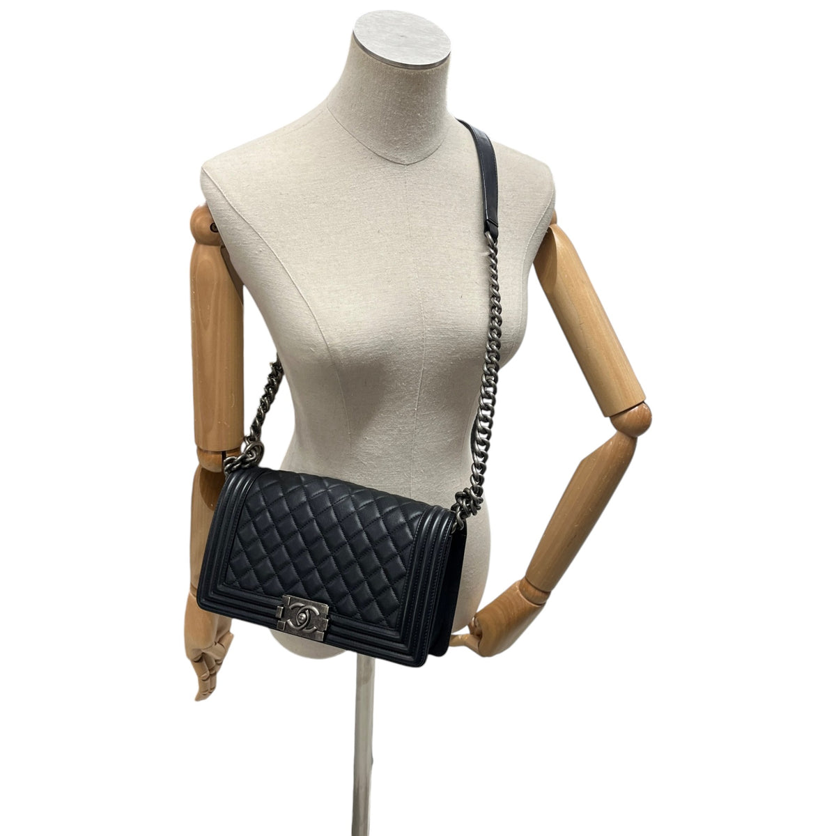 Women's Medium Boy Bag Calfskin Handbag Black - Photo 2
