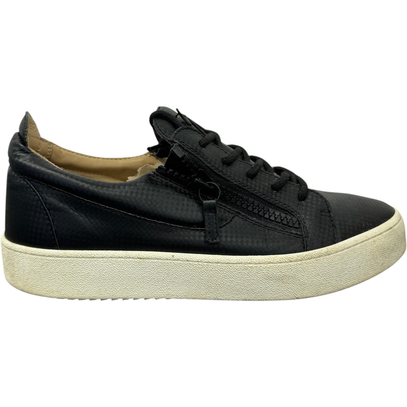 Men's Contrast Sole Low Trainers Black Size UK 9 / EU 43