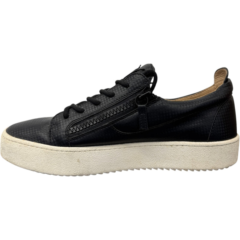 Men's Contrast Sole Low Trainers Black Size UK 9 / EU 43
