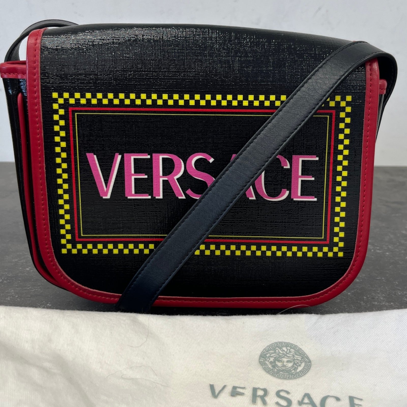 Women's 90s Vintage Logo Crossbody Bag Black - Photo 13