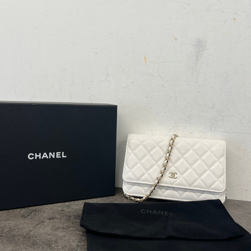 Women's Classic Flap Wallet On Chain Caviar Crossbody Bag White