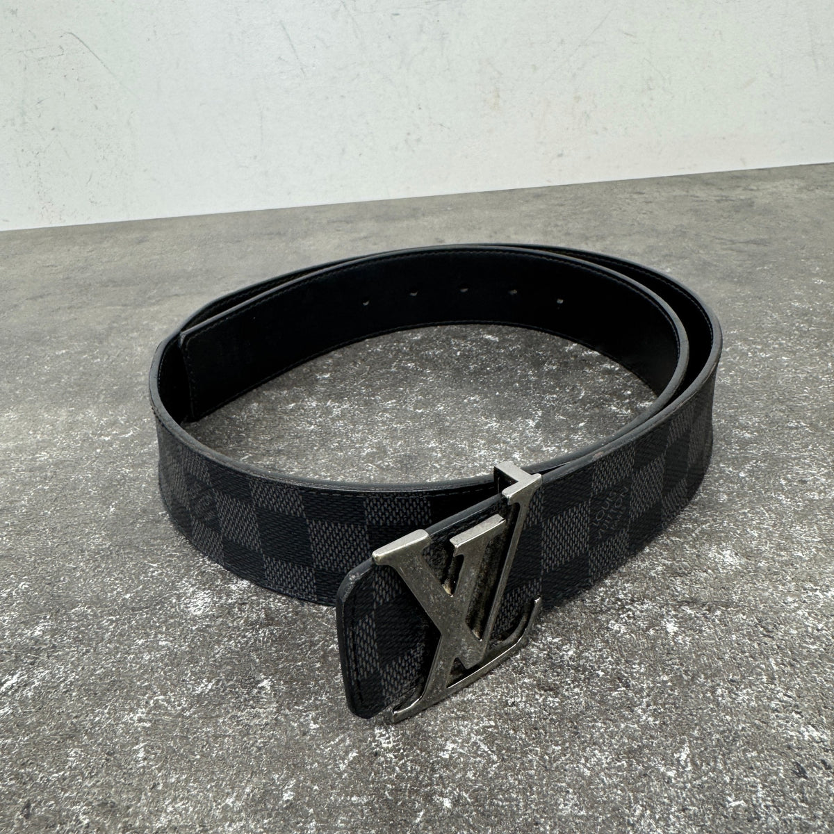Men's LV Initials Damier Graphite Belt Black Size 30" - Photo 7