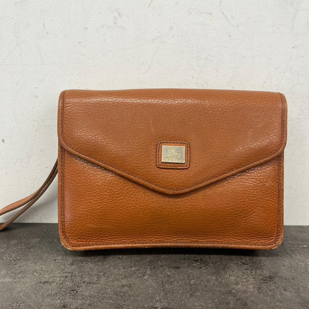 Women's Plaque Logo Clutch Brown - Photo 9