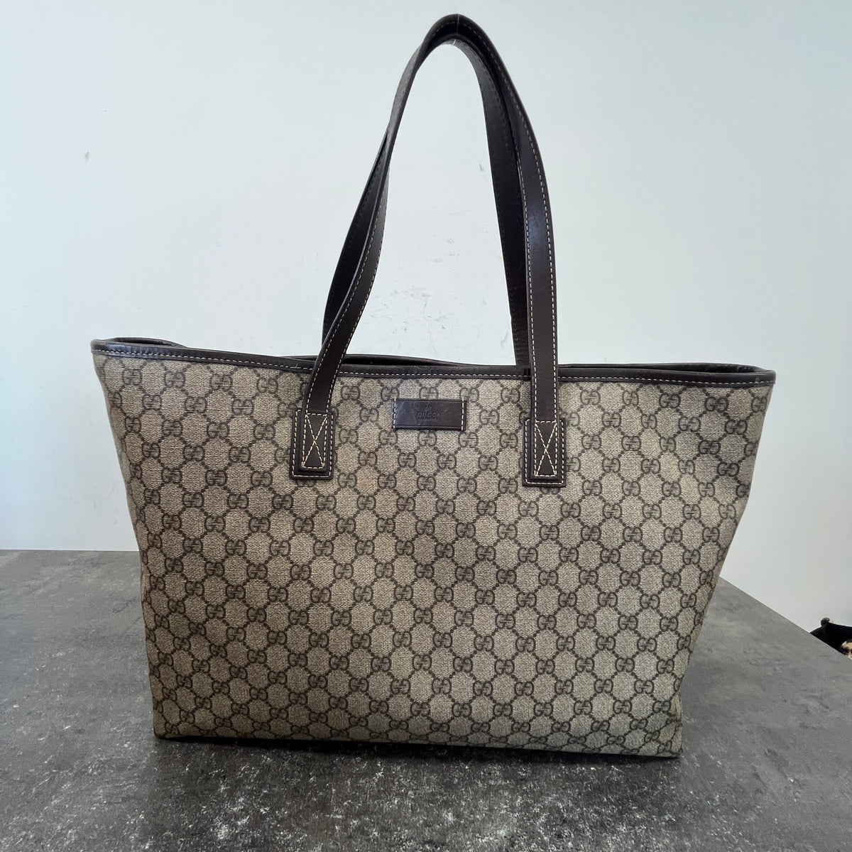Women's GG Supreme Handbag Beige - Photo 14