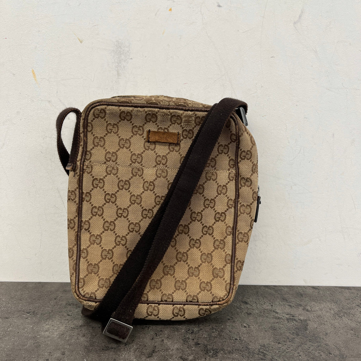 Men's GG Canvas Messenger Bag Beige - Photo 11