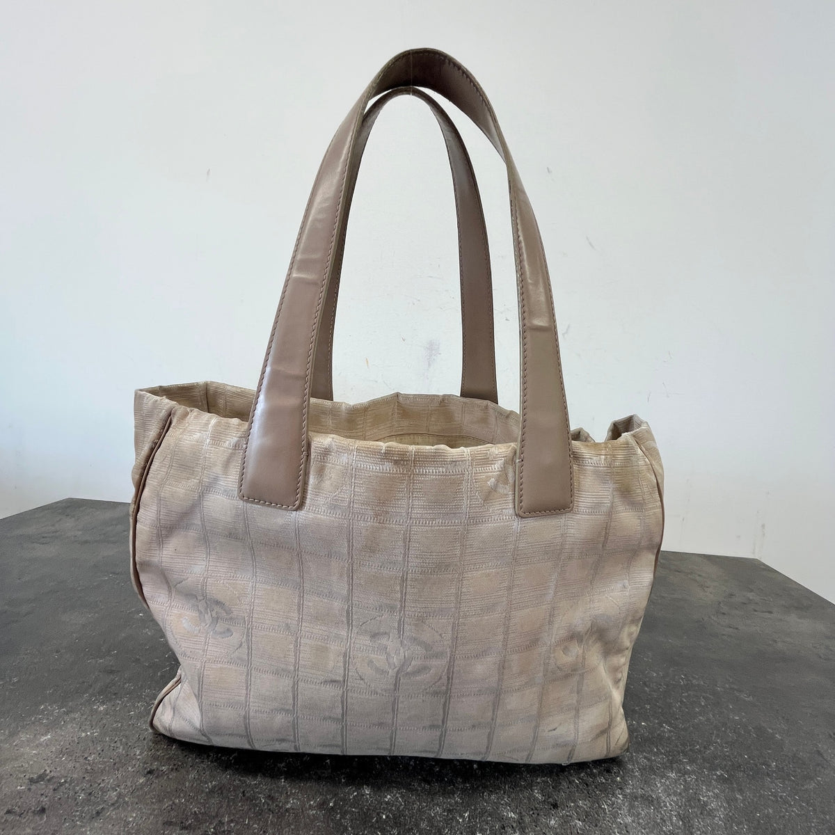 Women's Travel Line Nylon Tote Handbag Beige - Photo 12