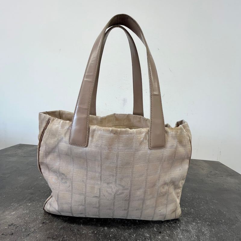 Women's Travel Line Nylon Tote Handbag Beige