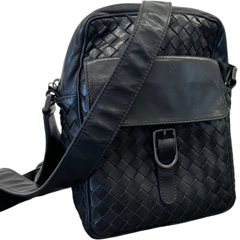 Men's Intrecciato Messenger Bag Black