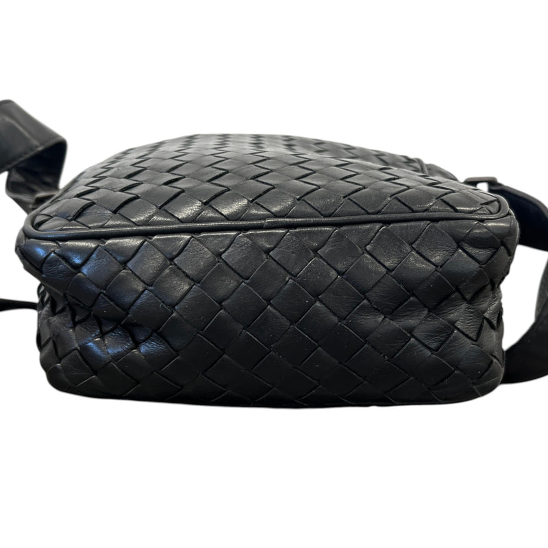 Men's Intrecciato Messenger Bag Black
