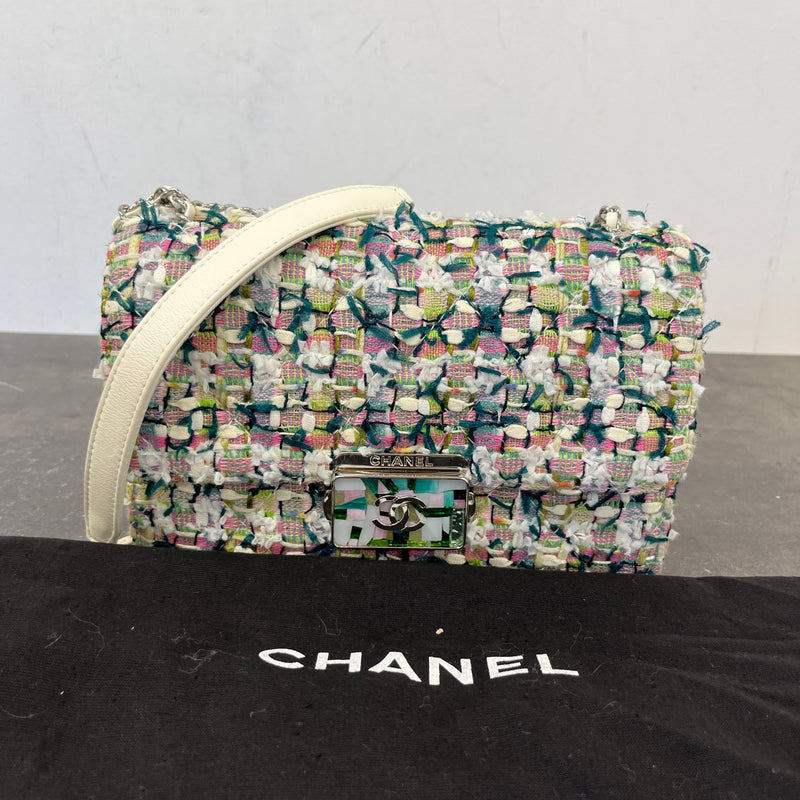Women's Tweed Beauty Lock Flap Bag White