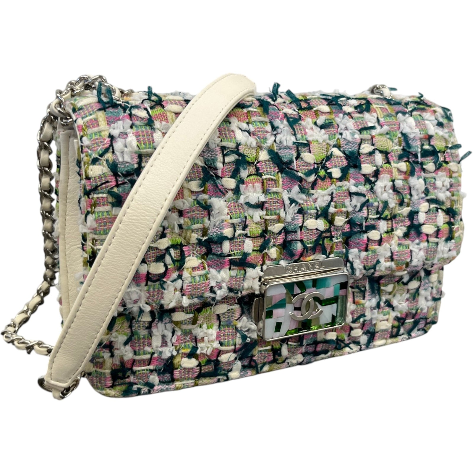 Women's Tweed Beauty Lock Flap Bag White - Photo 4