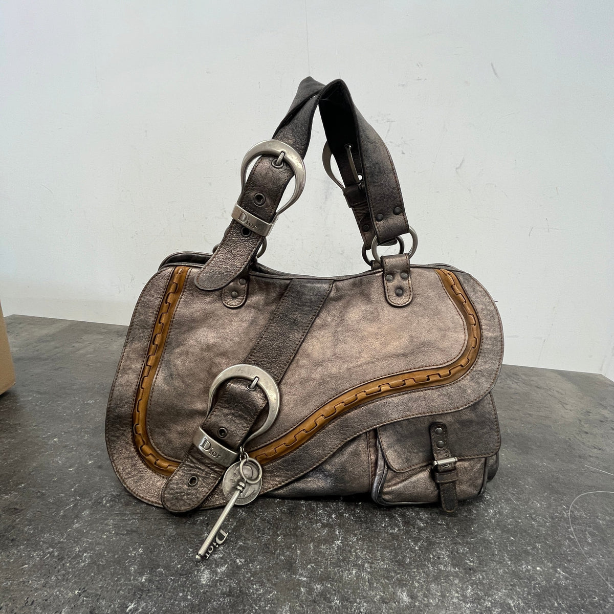 Women's Gaucho Handbag Silver - Photo 13