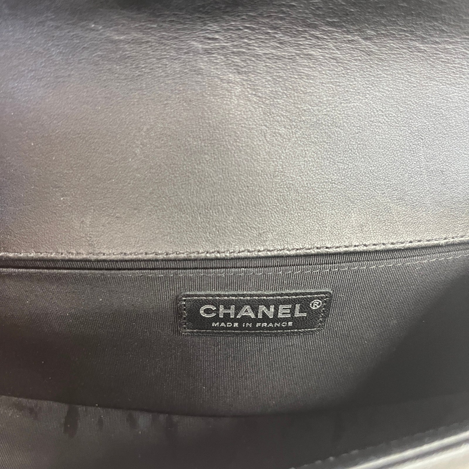 Women's Boy Chevron Lambskin Holographic Handbag Black - Photo 12