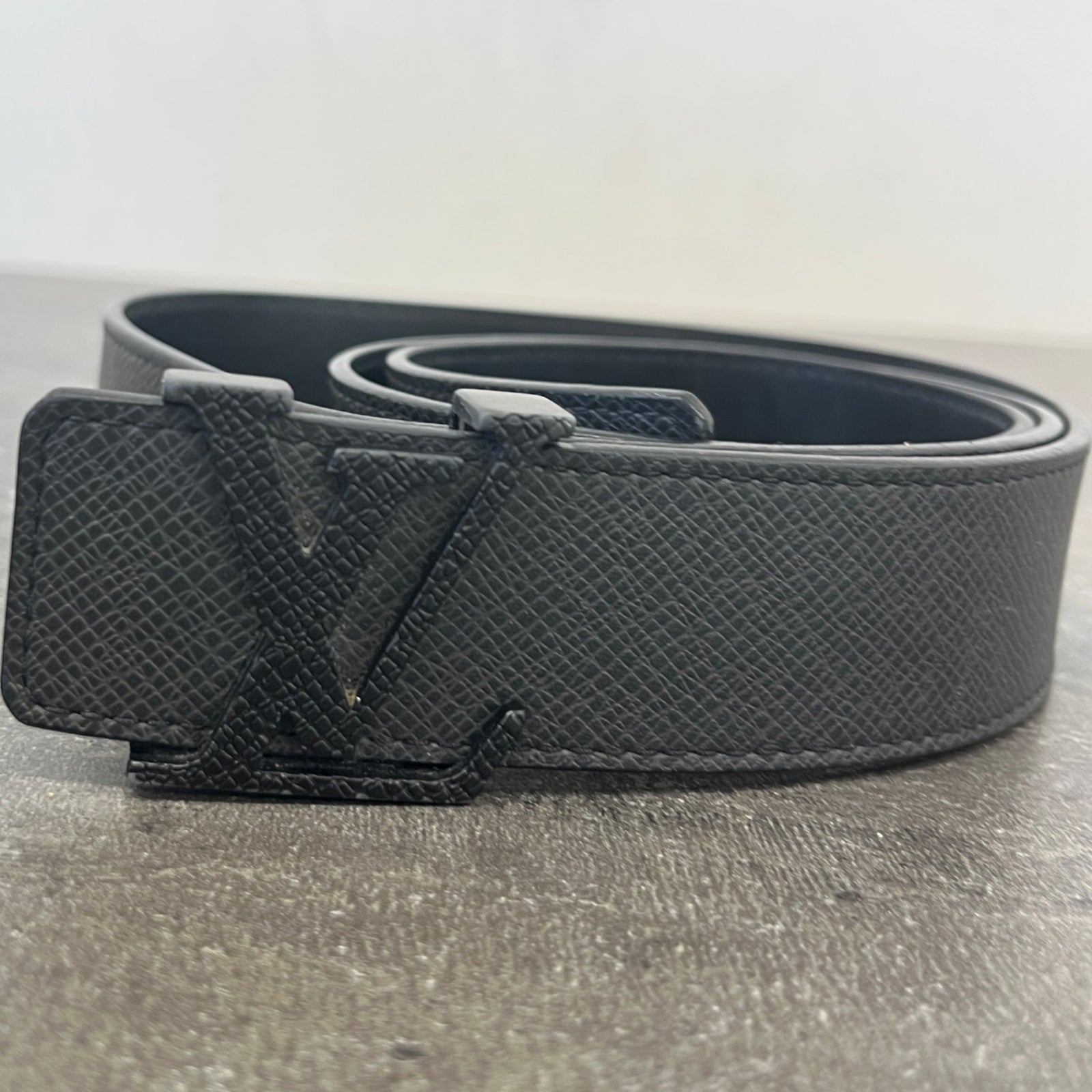 Men's LV Buckle Belt Black Size 34" - Photo 9
