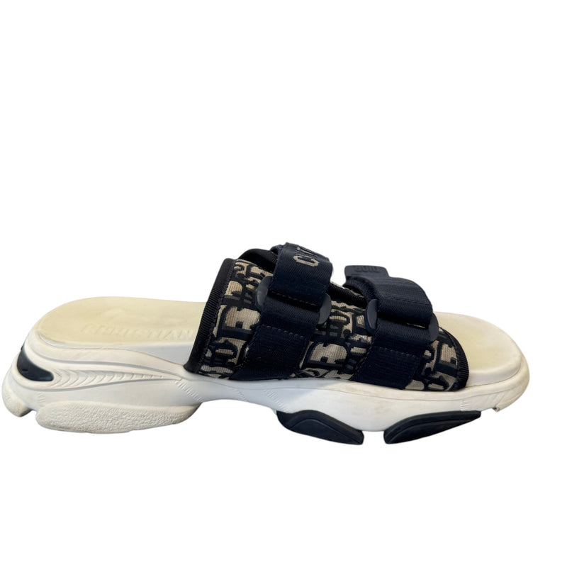 Women's D-Wander Oblique Slides White Size UK 7 / EU 40