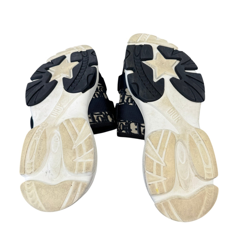 Women's D-Wander Oblique Slides White Size UK 7 / EU 40