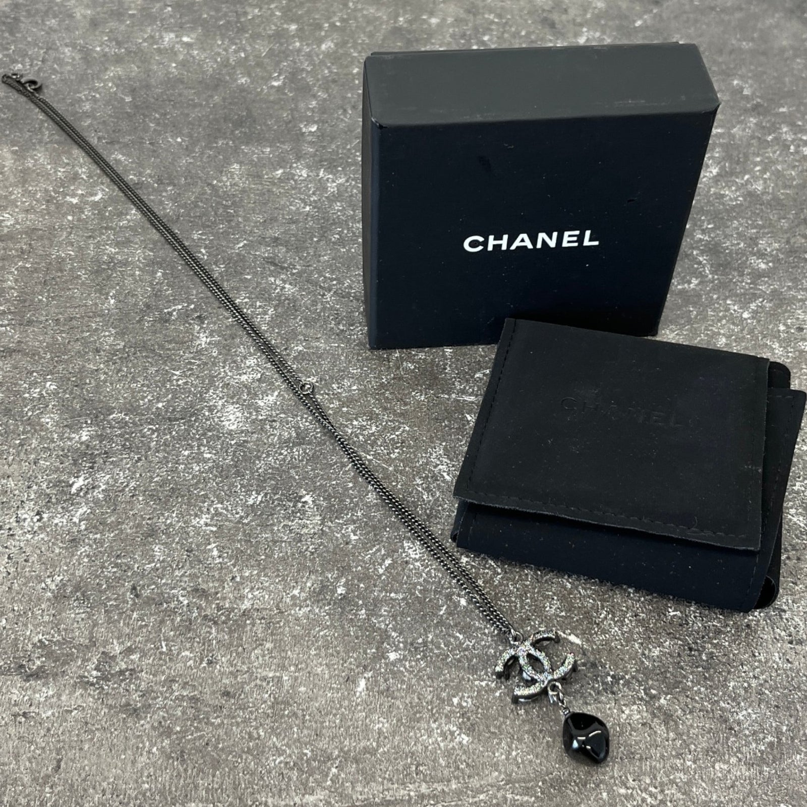Women's Cc Logo Pendent Necklace Black - Photo 5