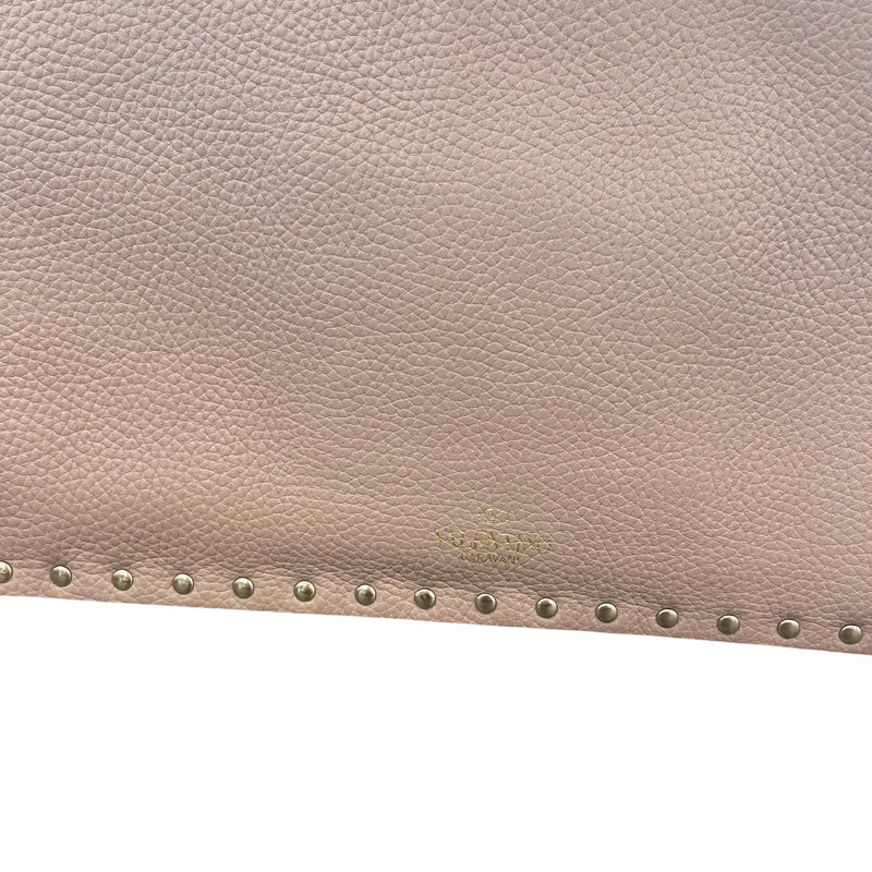 Women's Rockstud Envelope Clutch Pink
