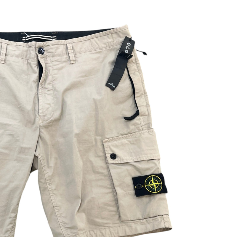Men's Applique Logo Shorts Beige Size XXL / W38