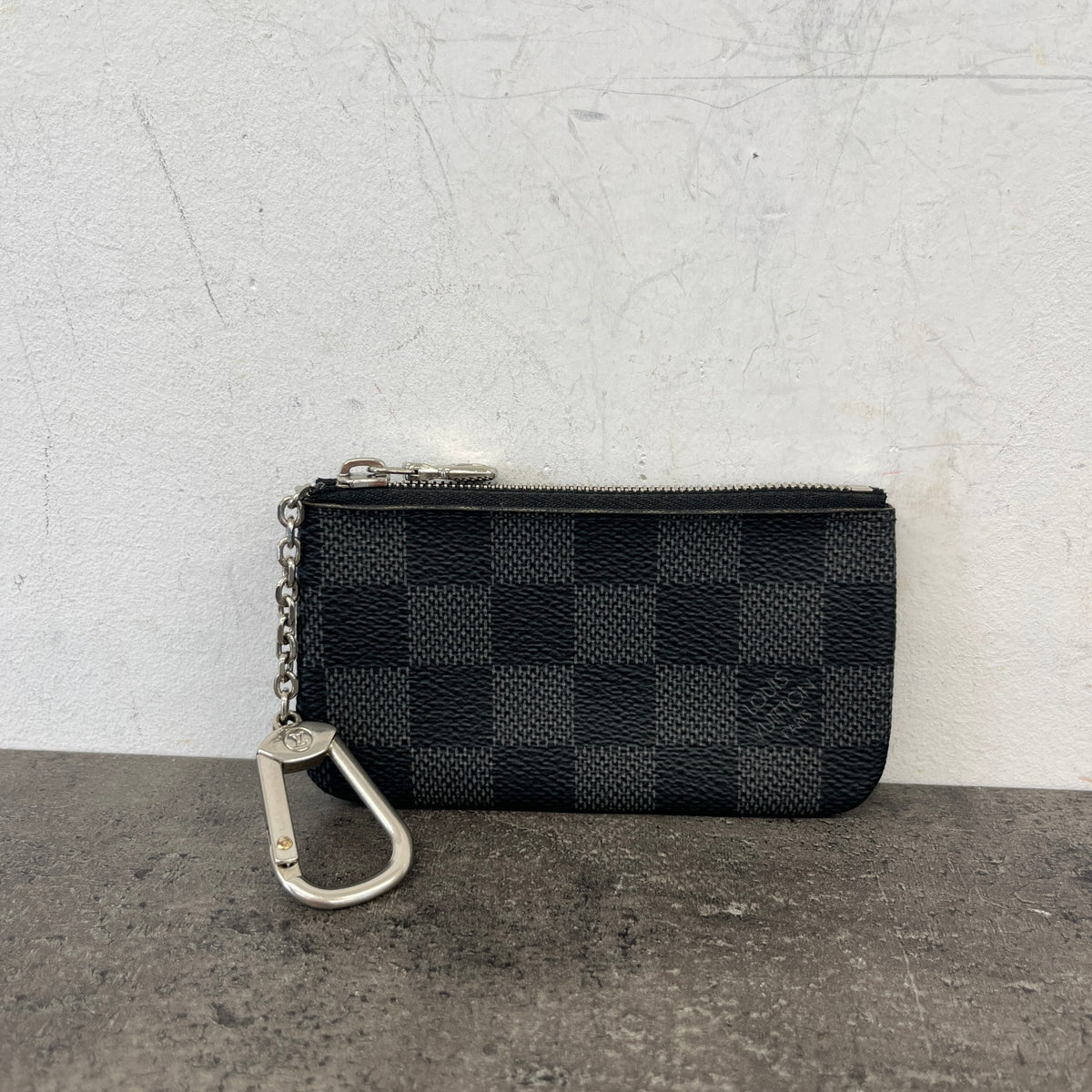 Men's Damier Graphite Key Pouch Keyring Black - Photo 9