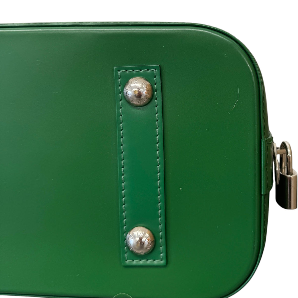 Women's Epi Alma PM Handbag Green - Photo 9