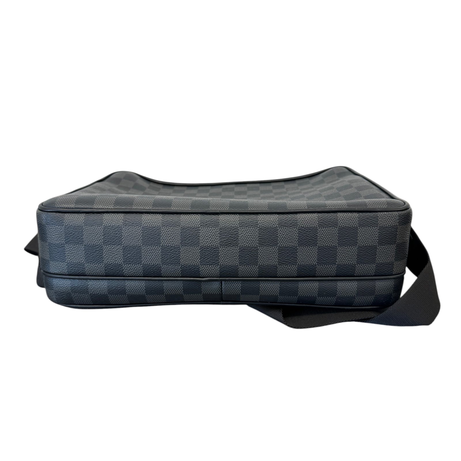 Men's Damier Graphite Trocadero Pm Messenger Bag Black - Photo 8
