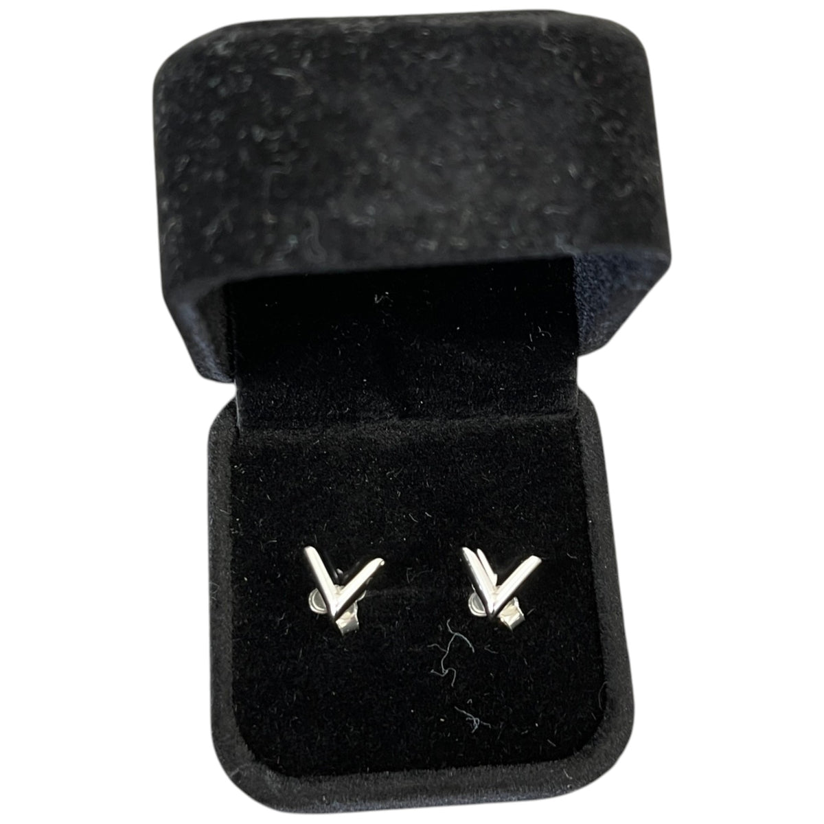 Women's Essential V Earrings Silver - Photo 2