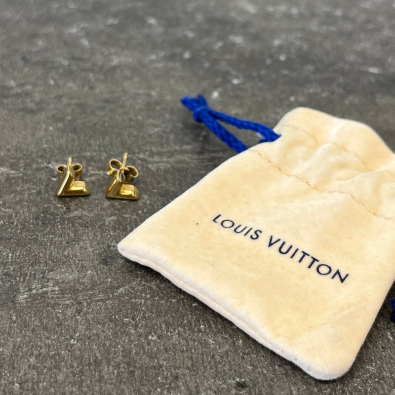 Women's Essential V Stud Earrings Gold