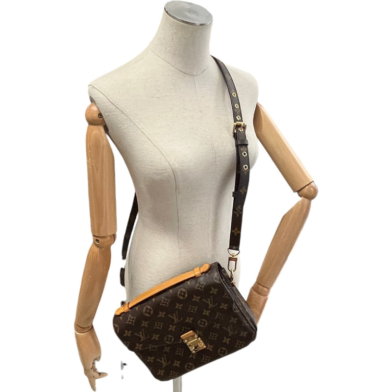 Women's Monogram Pochette Métis Bag Brown