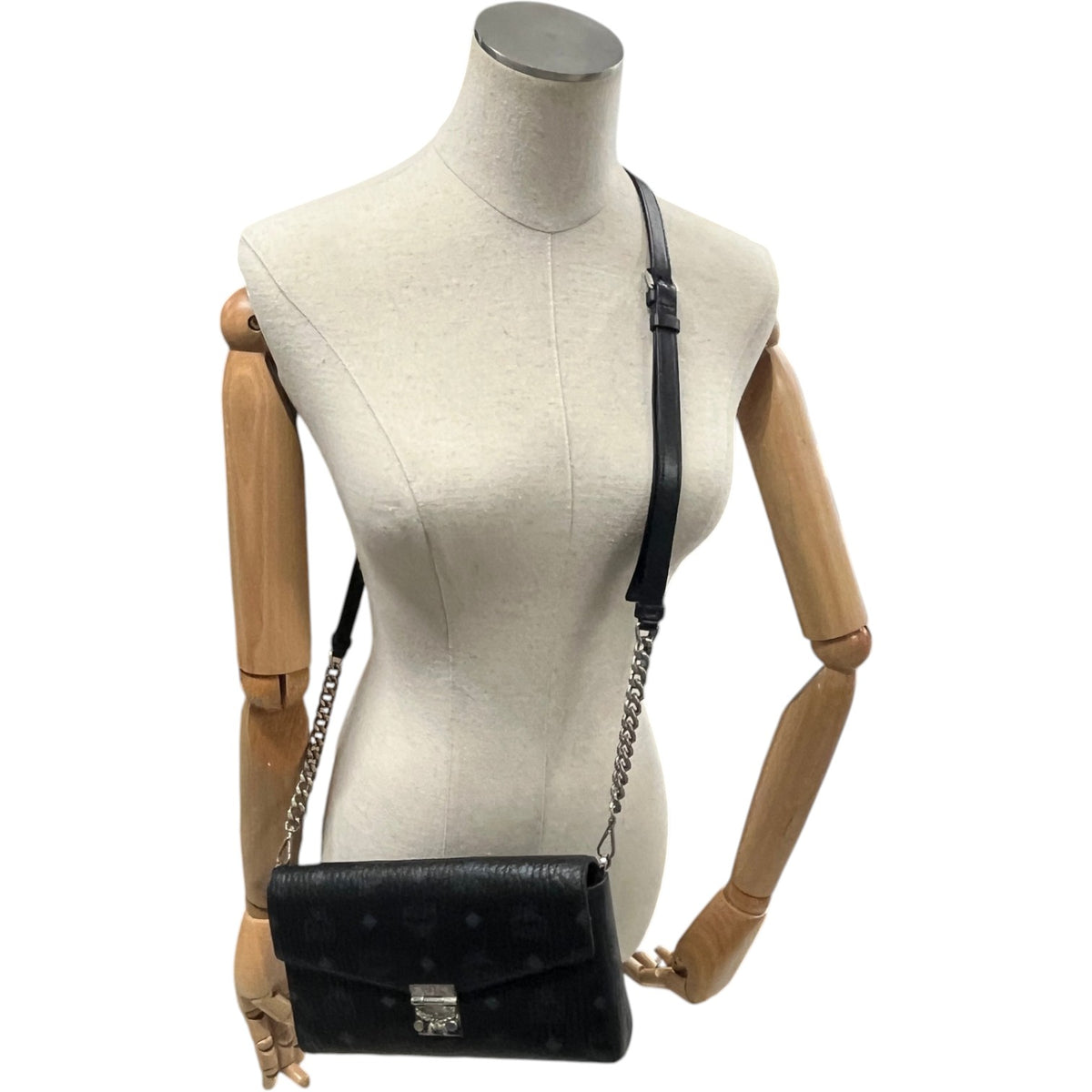 Women's Millie Crossbody Bag Black - Photo 2