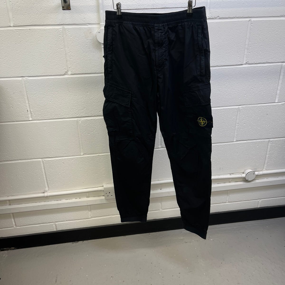 Men's Applique Logo Cargos Black Size M / W32 - Photo 8
