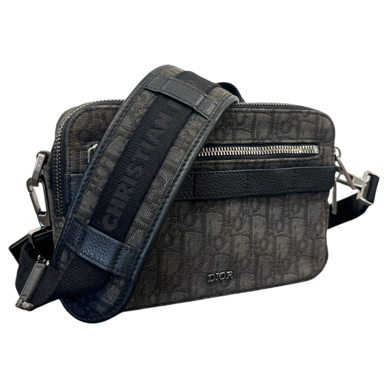 Men's Safari Oblique Messenger Bag Black