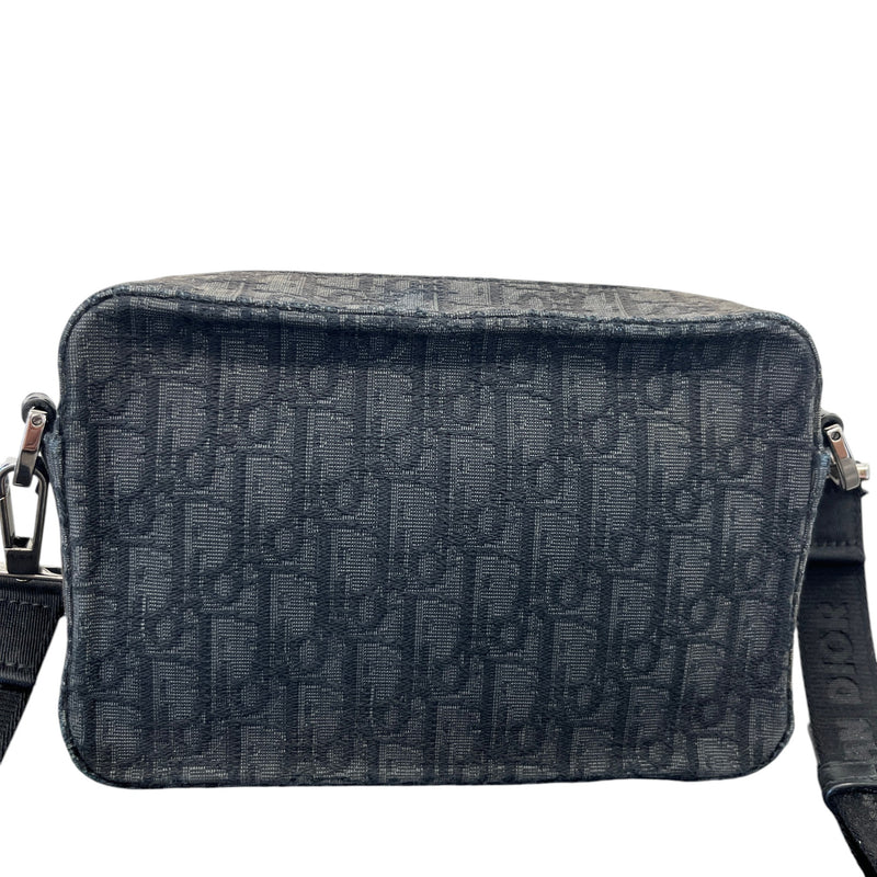 Men's Safari Oblique Messenger Bag Black