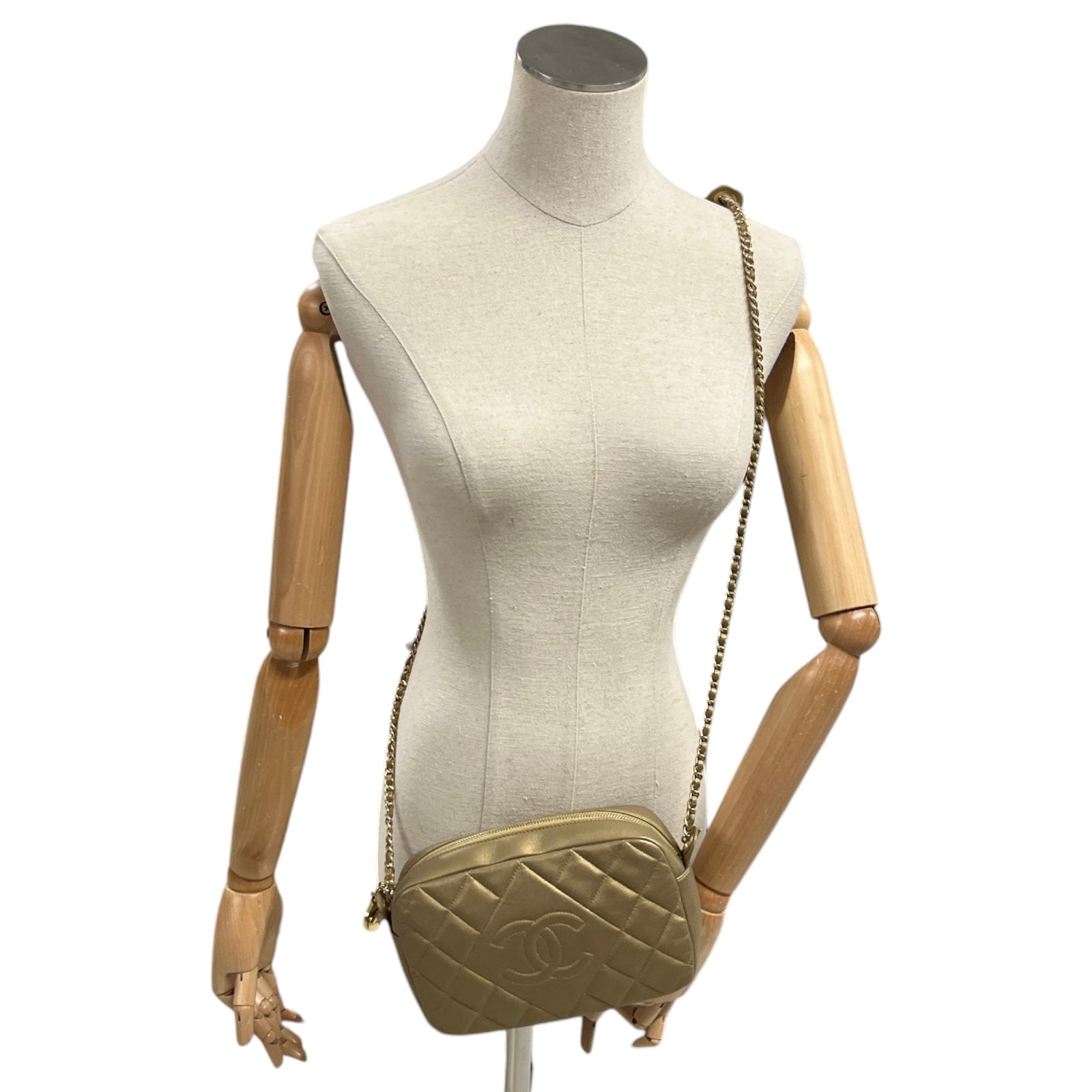 Women's Cc Matelasse Camera Bag Gold - Photo 2