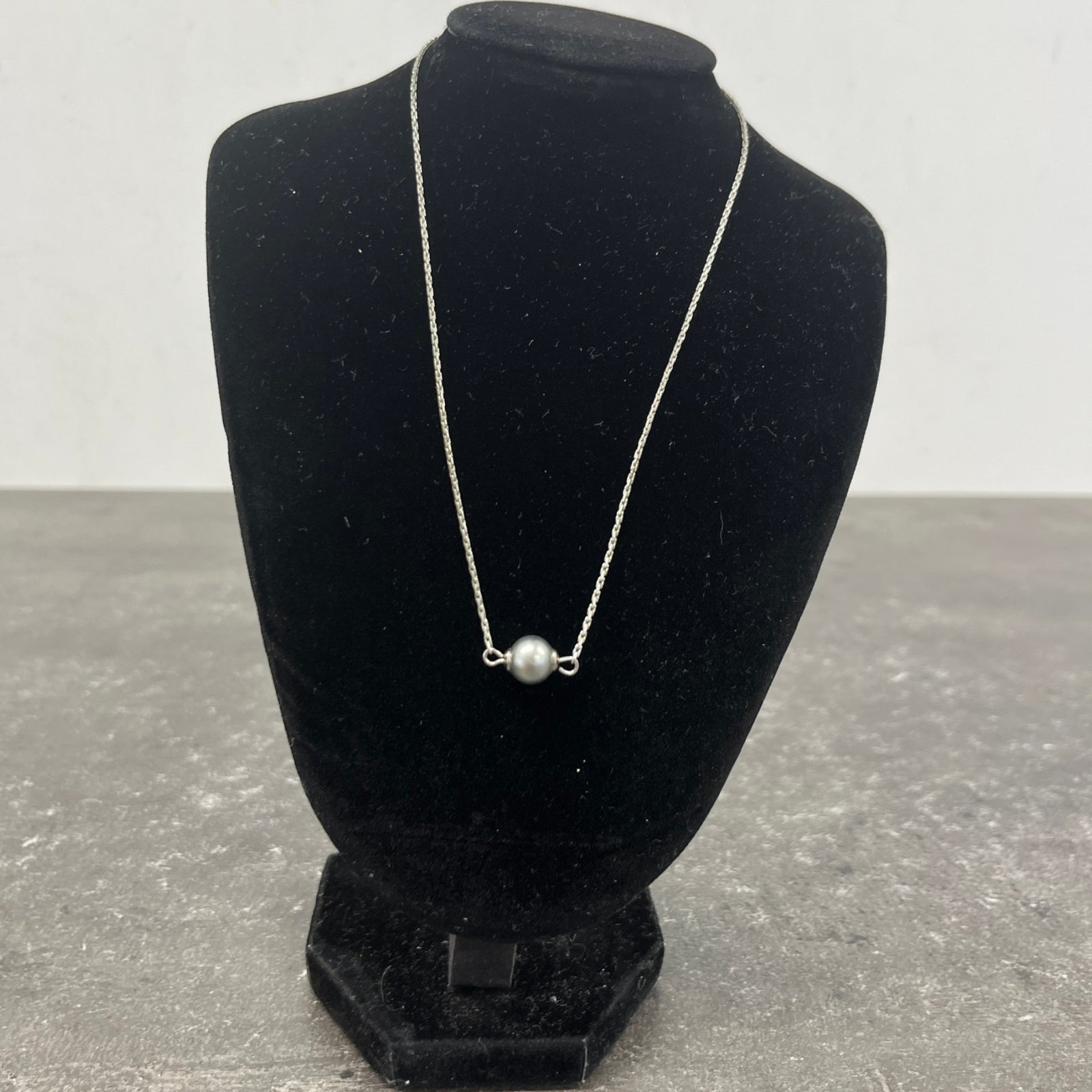 Women's CD Pearl Necklace Silver - Photo 8