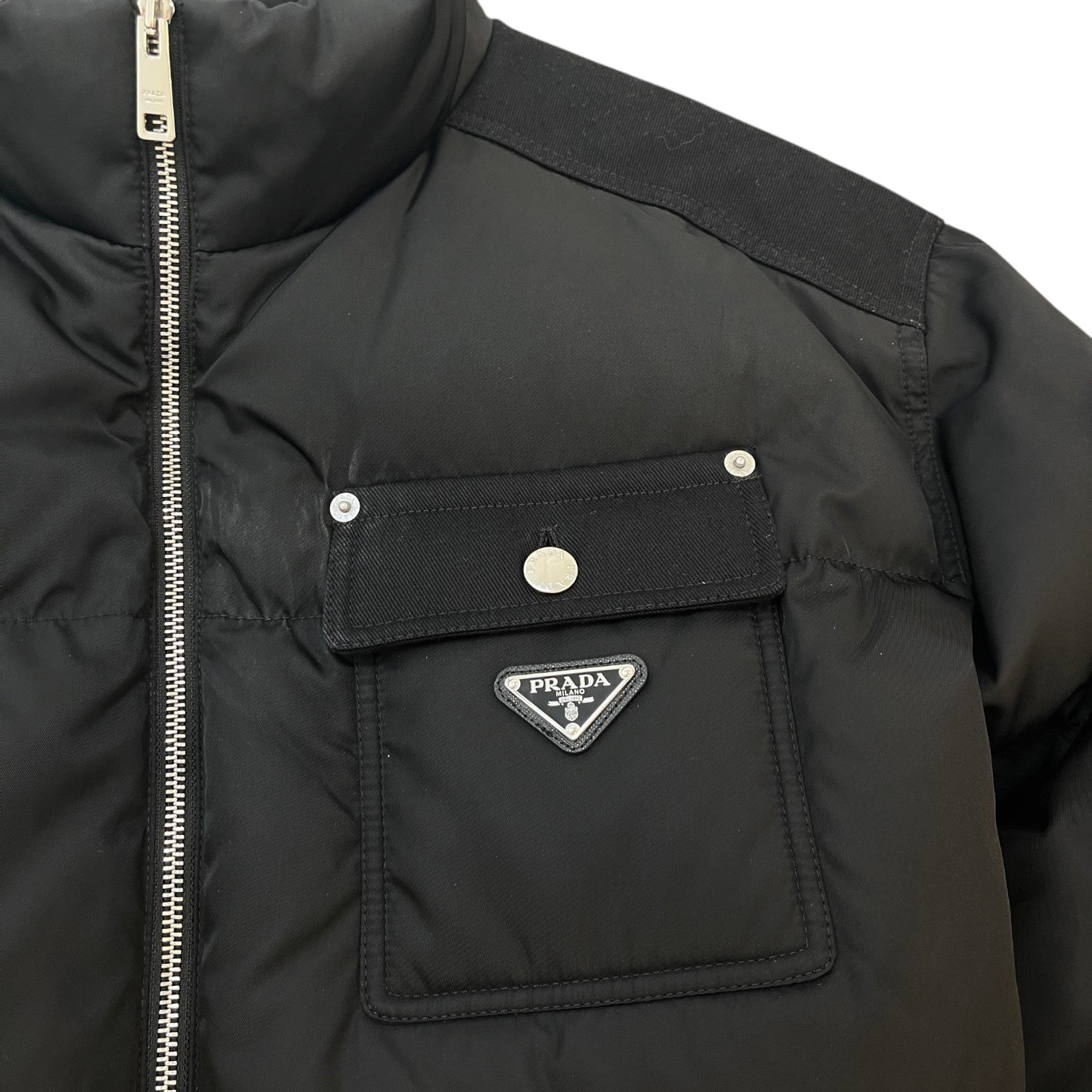 Men's Plaque Logo Re-Nylon Cropped Down Jacket Black Size L - Photo 6