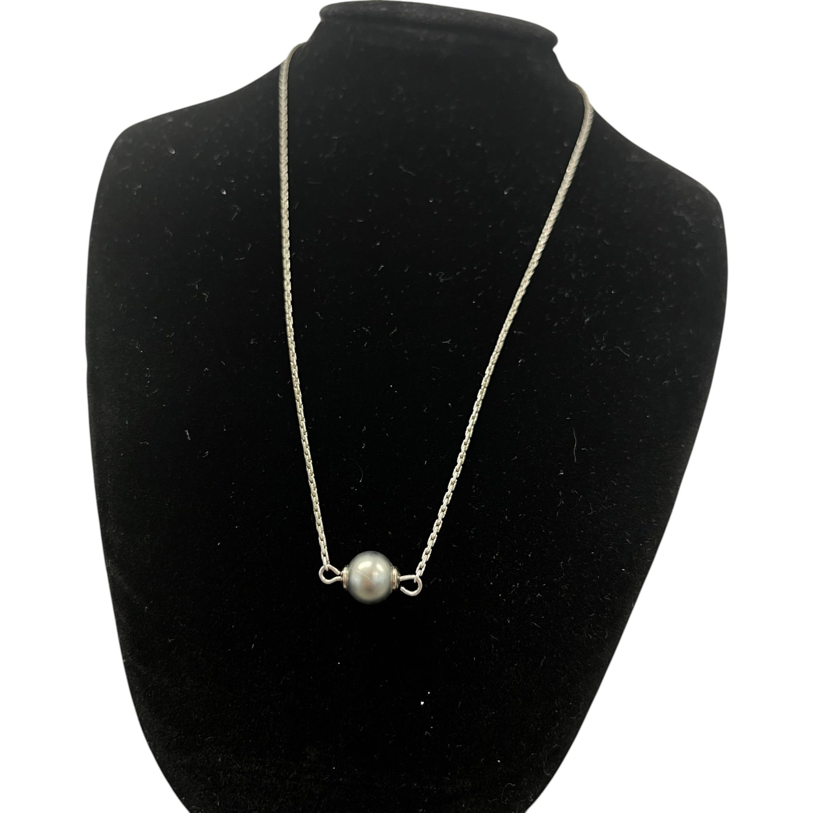 Women's CD Pearl Necklace Silver - Photo 4