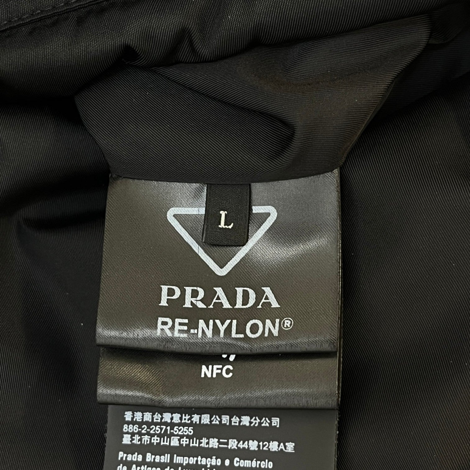 Men's Plaque Logo Re-Nylon Cropped Down Jacket Black Size L - Photo 8