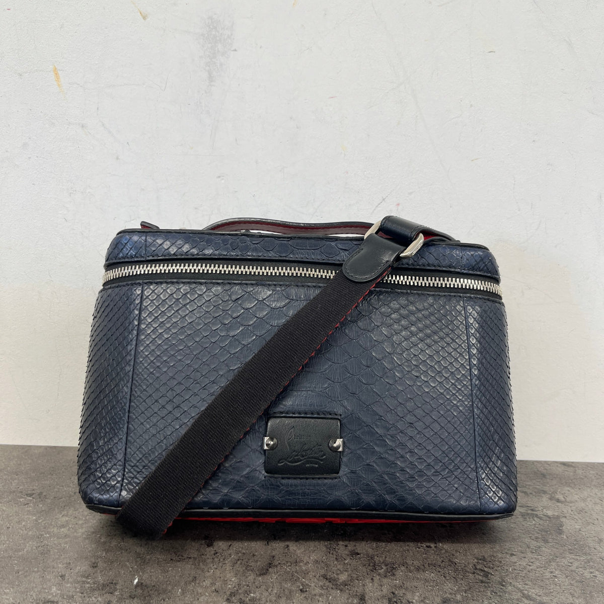 Men's Crocodile Embossed Kypipouch Messenger Bag Black - Photo 13