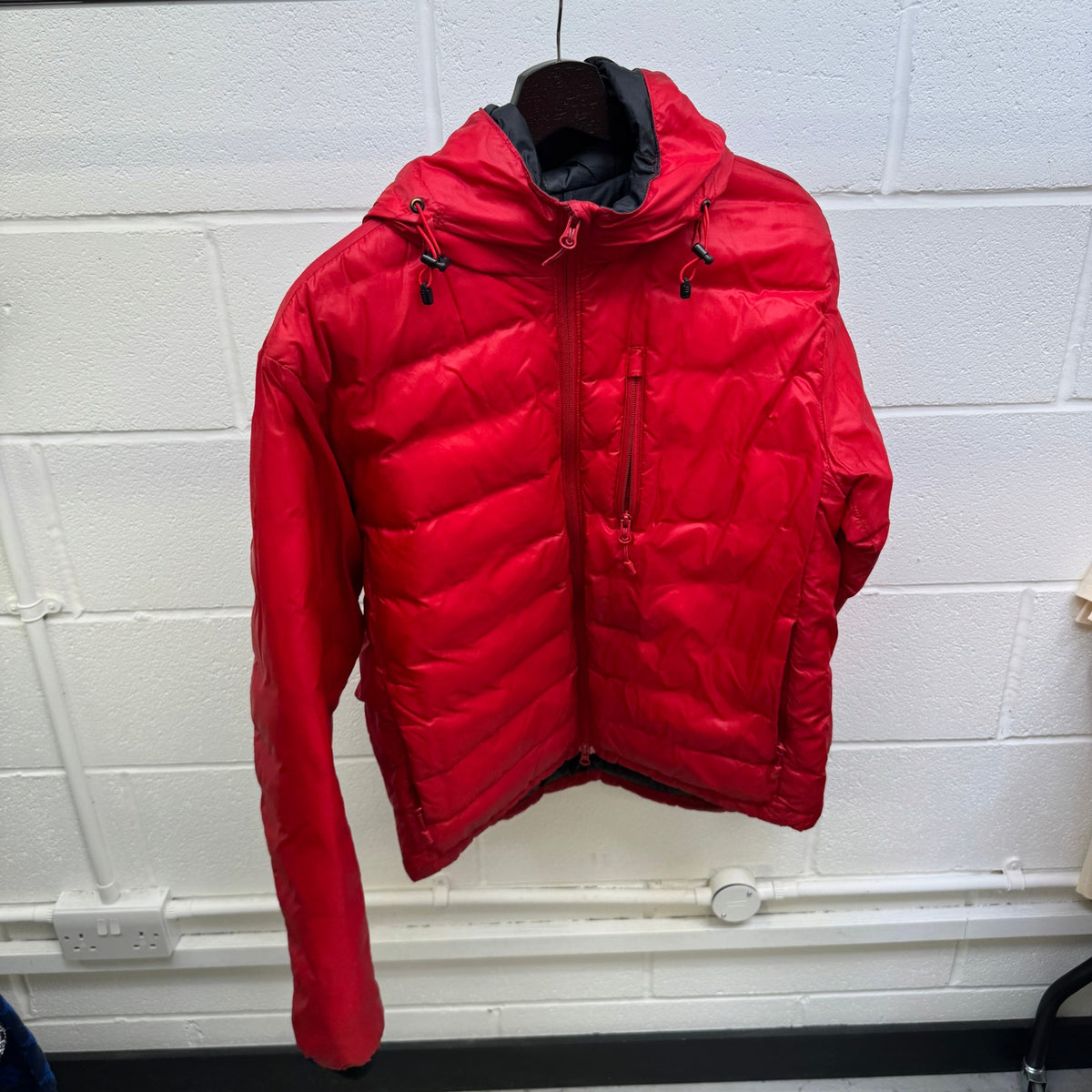 Men's Lodge Hoody Down Jacket Red Size M - Photo 8