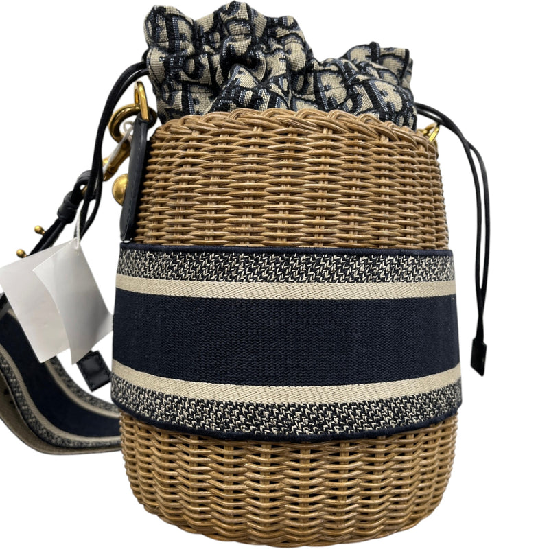 Women's Oblique Wicker Drawstring Bucket Handbag Beige