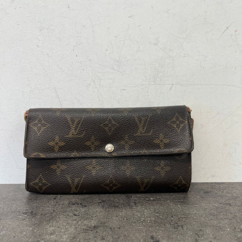 Women's Monogram Sarah Wallet Brown