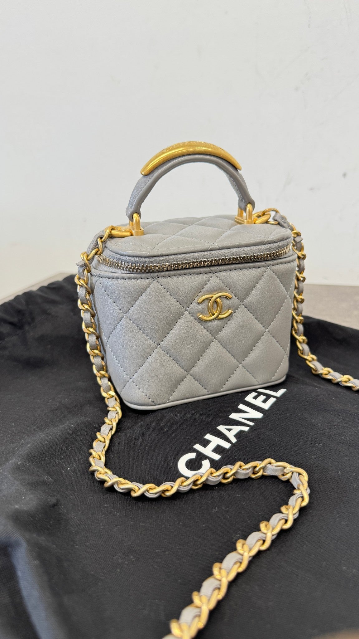 Women's Mini Metal Top Handle Vanity Handbag Grey - Photo 12