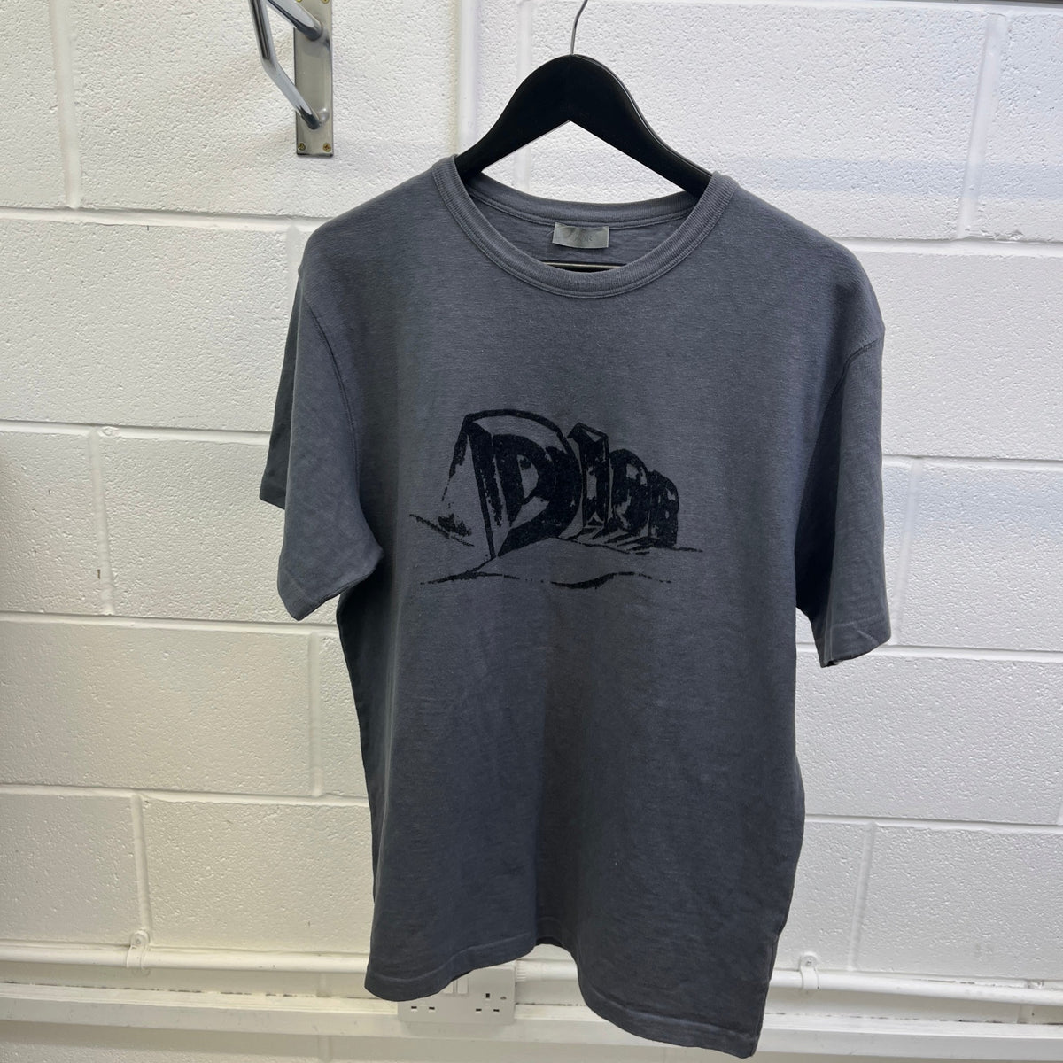 Men's Graffiti-Style Logo T-Shirt Grey Size XL - Photo 6