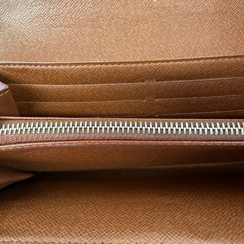 Women's Monogram Sarah Wallet Brown